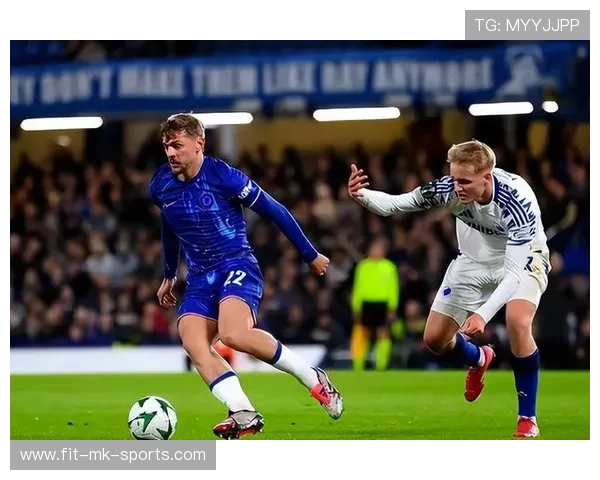 切尔西中场的插上直塞为前锋制造单刀机会并转化为进球