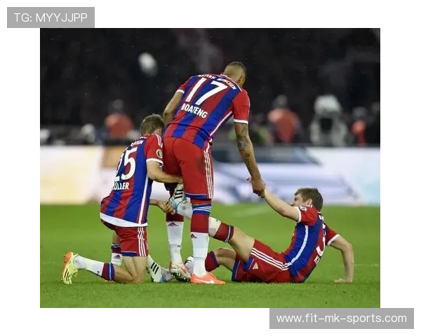 拜仁穆勒抢点破门老将依旧稳如铁塔