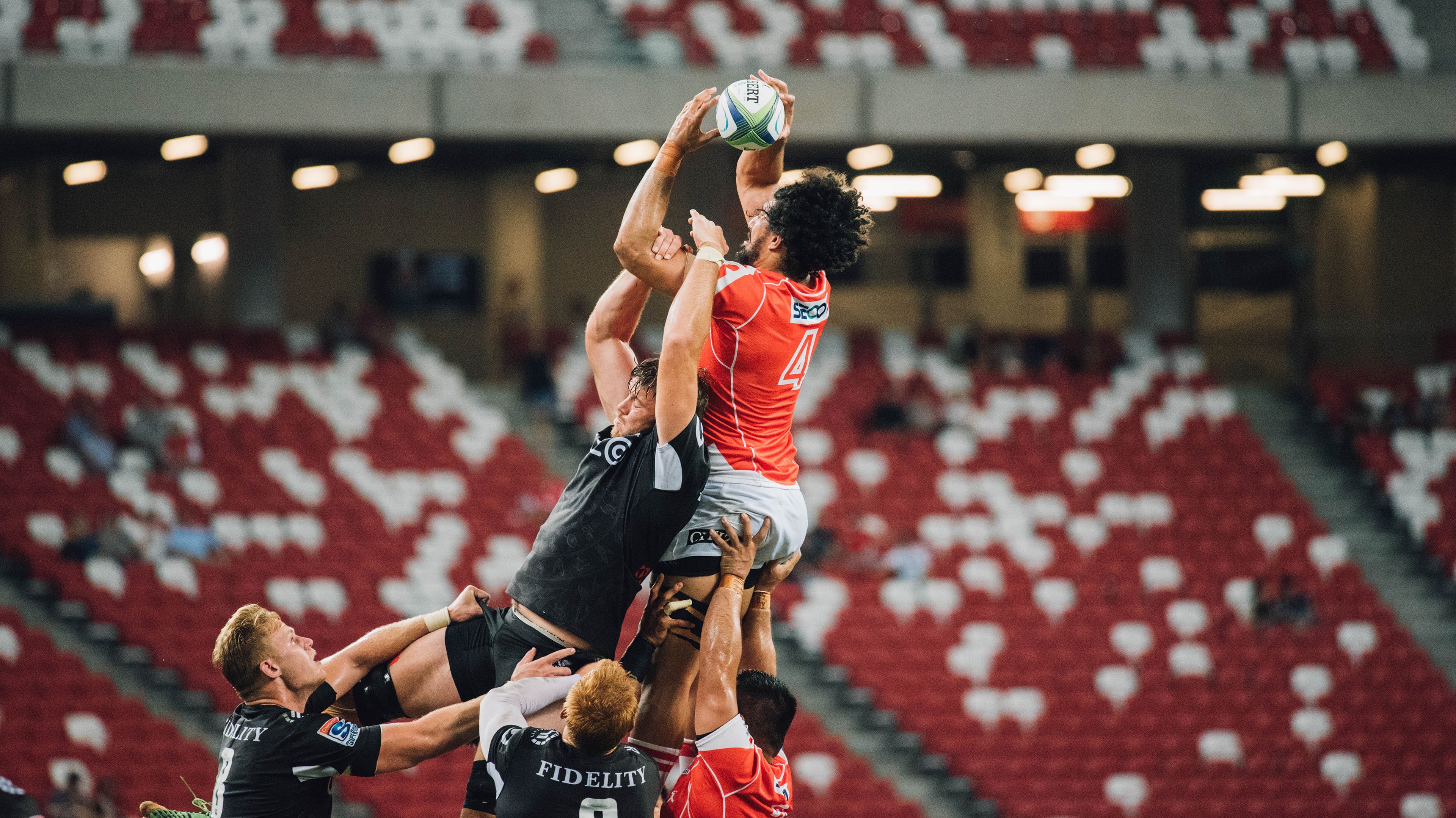 mk体育网址-五大联赛是否通过压缩中场空间提升防守效率，五大联赛中场球员